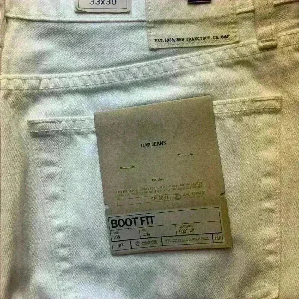 Men's GAP Jeans BOOT-FIT NEW condition with tags bottom width 20”